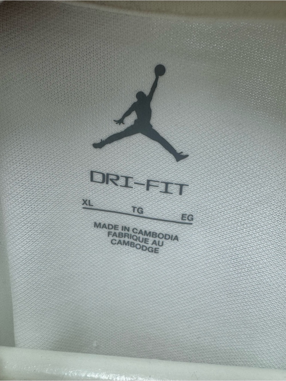 Nike Men's Short Sleeve Crewneck T-Shirt - Picture 3 of 6
